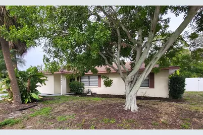 7412 5th Avenue NW, Bradenton, FL 34209 - Photo 3