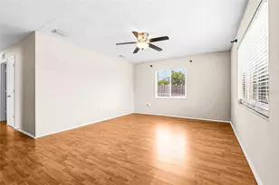 904 16th St E, Palmetto, FL 34221 - Photo 9