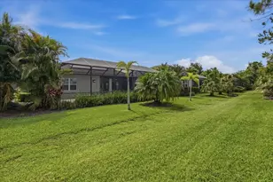 3613 Woodcliff Lk Ter, Sarasota, FL 34243 - Photo 57