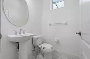 3613 Woodcliff Lk Ter, Sarasota, FL 34243 - Photo 23