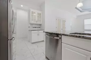 3613 Woodcliff Lk Ter, Sarasota, FL 34243 - Photo 21