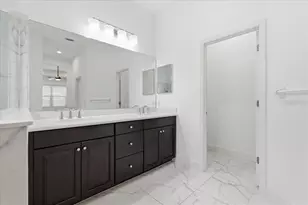 3613 Woodcliff Lk Ter, Sarasota, FL 34243 - Photo 37