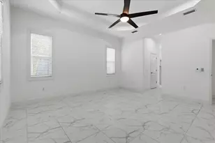 3613 Woodcliff Lk Ter, Sarasota, FL 34243 - Photo 31