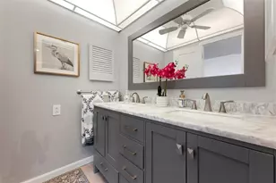 2227 Circlewood Dr, Sarasota, FL 34231 - Photo 17