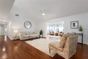 2227 Circlewood Dr, Sarasota, FL 34231 - Photo 5