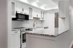 2227 Circlewood Dr, Sarasota, FL 34231 - Photo 13