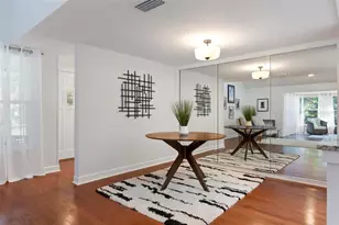 2227 Circlewood Dr, Sarasota, FL 34231 - Photo 9
