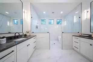 2420 Floyd St, Sarasota, FL 34239 - Photo 25