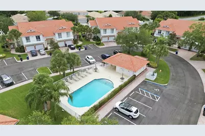 7325 Fountain Palm Circle #7325, Bradenton, FL 34203 - Photo 11