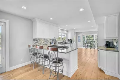 320 Ringling Point Drive, Sarasota, FL 34234 - Photo 13