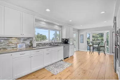 320 Ringling Point Drive, Sarasota, FL 34234 - Photo 15
