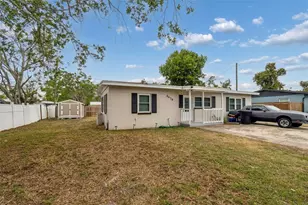 4479 Porpoise Dr SE, Saint Petersburg, FL 33705 - Photo 5