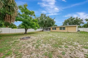 1110 Carmella Cir, Sarasota, FL 34243 - Photo 43