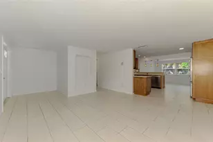 1110 Carmella Cir, Sarasota, FL 34243 - Photo 9