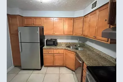 2610 Coconut Bay Ln Lane #734 (3D), Sarasota, FL 34237 - Photo 3