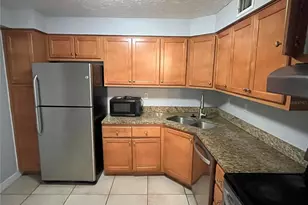 2610 Coconut Bay Ln Ln, Sarasota, FL 34237 - Photo 3