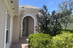 11818 Fiore Ln, Sarasota, FL 34238 - Photo 3