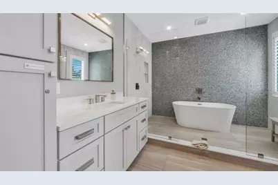 106 11th Street S, Bradenton Beach, FL 34217 - Photo 41