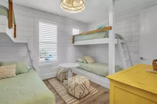 106 11th St S, Bradenton Beach, FL 34217 - Photo 27