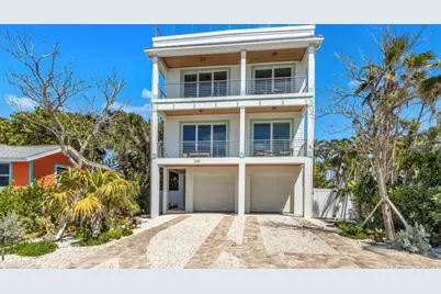 106 11th Street S, Bradenton Beach, FL 34217 - Photo 1