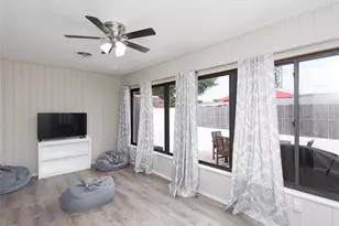 3137 Bay St, Sarasota, FL 34237 - Photo 9