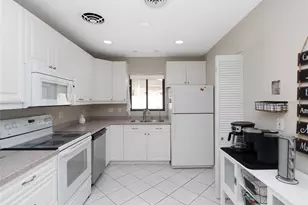 3137 Bay St, Sarasota, FL 34237 - Photo 11