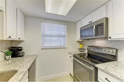 9810 Dorado Avenue #9810, Bradenton, FL 34210 - Photo 3