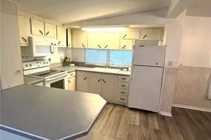 5205 5th St E, Bradenton, FL 34203 - Photo 9