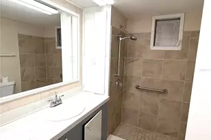 5205 5th St E, Bradenton, FL 34203 - Photo 11
