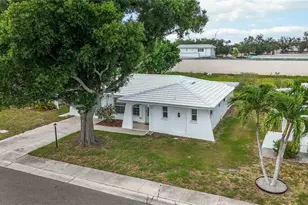 4001 Chinaberry Rd, Bradenton, FL 34208 - Photo 43