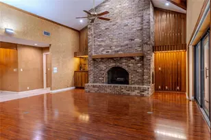 1028 Sylvia Ln, Tampa, FL 33613 - Photo 5