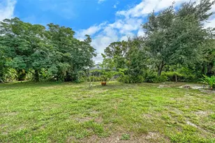 621 Alhambra Rd, Venice, FL 34285 - Photo 35