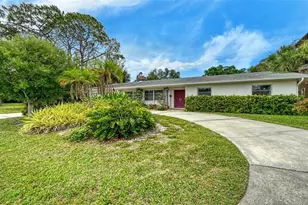 621 Alhambra Rd, Venice, FL 34285 - Photo 5
