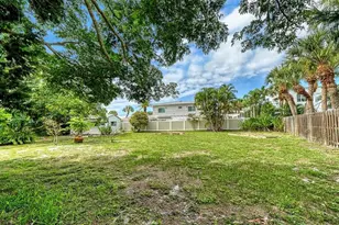 621 Alhambra Rd, Venice, FL 34285 - Photo 33