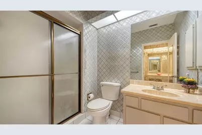 4652 Oak Hollow Drive #19, Sarasota, FL 34241 - Photo 25