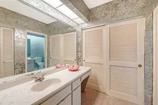 4652 Oak Hollow Dr, Sarasota, FL 34241 - Photo 23