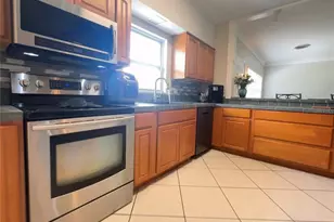 2746 53rd St, Sarasota, FL 34234 - Photo 23