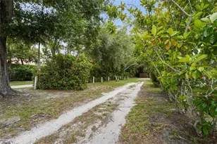 7538 Westmoreland Dr, Sarasota, FL 34243 - Photo 5