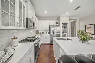 6479 Positano Ct, Sarasota, FL 34243 - Photo 11