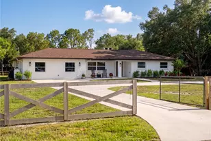 1515 21st St W, Palmetto, FL 34221 - Photo 1