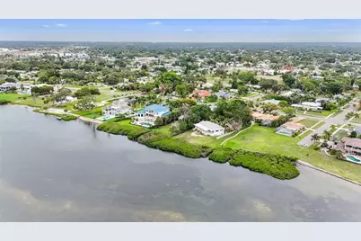 7538 Westmoreland Drive, Sarasota, FL 34243 - Photo 7