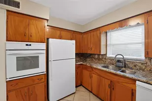 2505 Wood St, Sarasota, FL 34237 - Photo 15