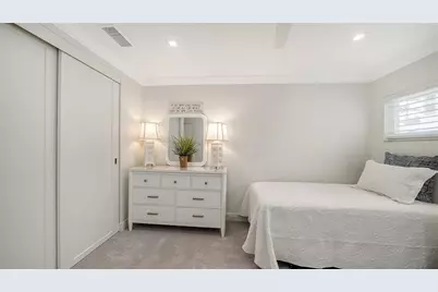 1900 Benjamin Franklin Drive #V11, Sarasota, FL 34236 - Photo 27