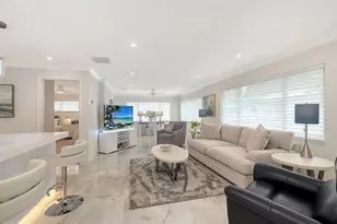 1900 Benjamin Franklin Dr, Sarasota, FL 34236 - Photo 5