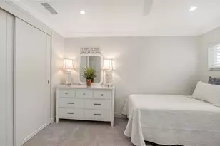 1900 Benjamin Franklin Dr, Sarasota, FL 34236 - Photo 25