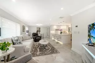 1900 Benjamin Franklin Dr, Sarasota, FL 34236 - Photo 17