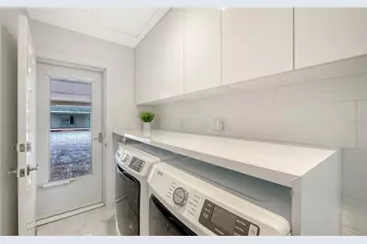 1900 Benjamin Franklin Drive #V11, Sarasota, FL 34236 - Photo 27