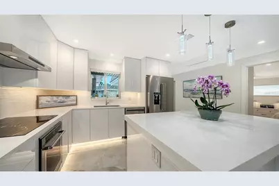 1900 Benjamin Franklin Drive #V11, Sarasota, FL 34236 - Photo 9