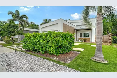 2138 Hawthorne Street, Sarasota, FL 34239 - Photo 5