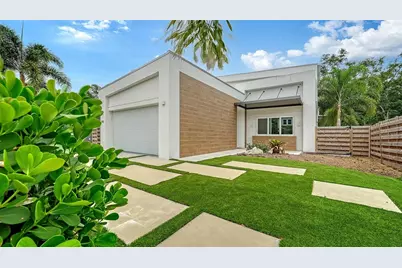 2138 Hawthorne Street, Sarasota, FL 34239 - Photo 1